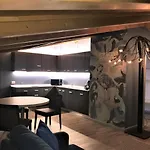 Residenza Del Borgo 아파트호텔 4*