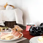 Residenza Del Borgo 아파트호텔 4*