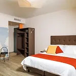 Residenza Del Borgo 아파트호텔 4*